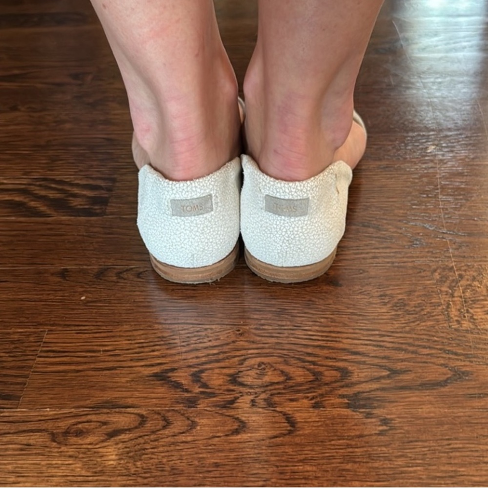 Toms Women's 2- Tone Cream - Light Gray Faux Suede Flats Sz 7.5 - Picture 7 of 14